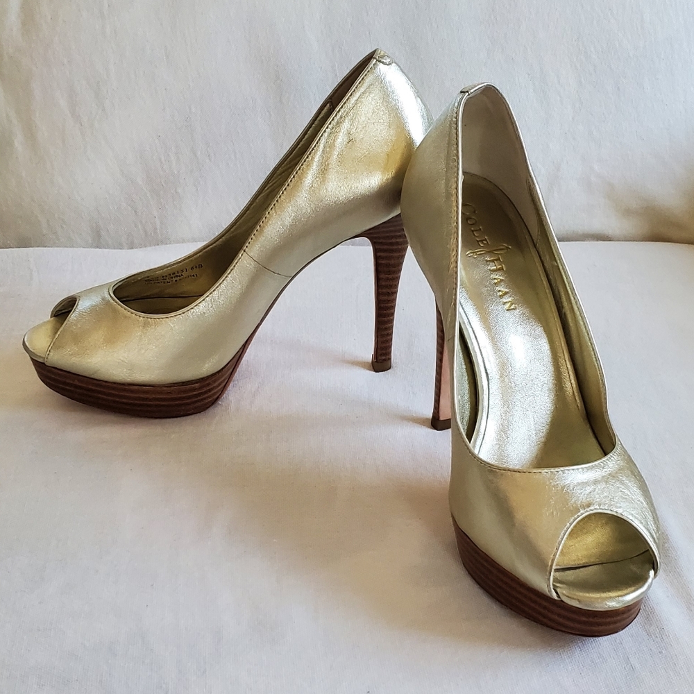 Cole Haan new gold foil leather pumps heels sz.6.5